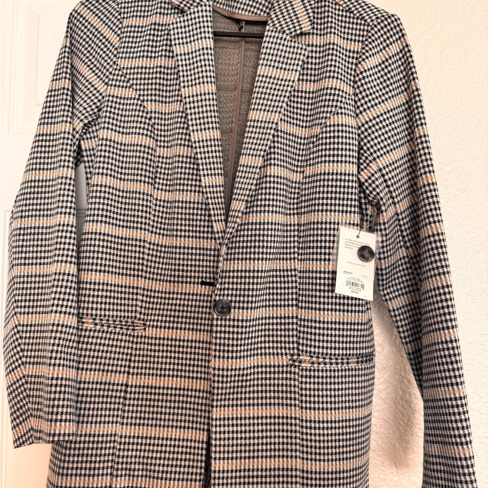 Women’s blazer with Classic Plaid Pattern